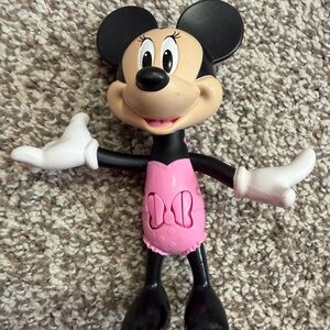 Mattel Minnie Mouse Pink and Black Doll boutique moving Action Figure 6”